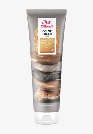 Wella Professionals Color Fresh Mask in een doorzichtige tube. Heeft een gouden gele honingraatontwerp bovenop opgestapelde stenen. Kleurafzettingsmasker.
