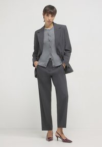 Calliope Cardigan - grigio