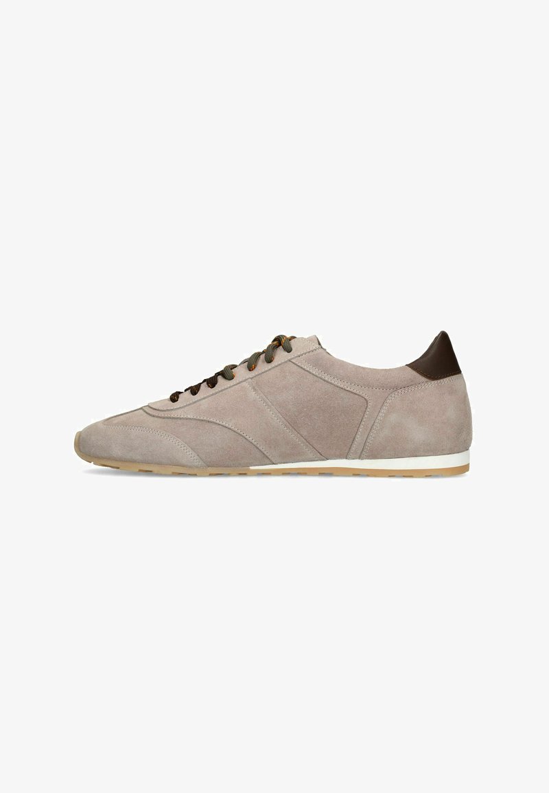 Suede sneakers in light beige with dark brown accents, featuring a streamlined shape, textured surface, and brown laces. Rubber sole.