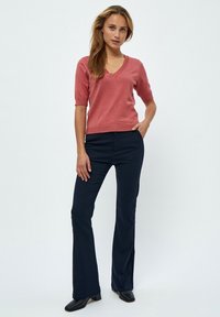 Minus MIMILLA V- NECK KNIT TEE 1 - T-shirt basic - dusty cedar red melange