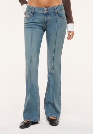 Terranova, PANTALONE JEANS LUNGO TINTA UNITA - Jeans bootcut - blu denim medio