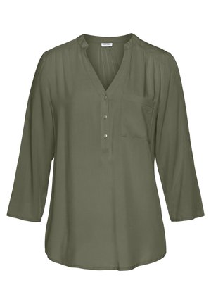 Olivengrøn bluse med lange ærmer, V-hals, tre-knaps lukning, brystlomme og en løs, afslappet pasform.