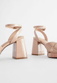 Next FOREVER COMFORT  STANDARD - Sandály na platformě - nude