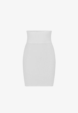 Kõrge vöökohaga valge keha järgnev seelik laia vööümbrise, keha järgi istuva silueti ja põlvepikkuse äärega, taustal lihtsalt taust.