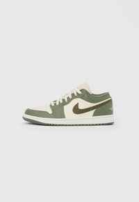 Unselected, vintage lichen/medium olive/summit white