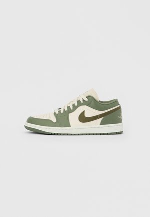 AIR JORDAN 1 LOW - Sneaker low - vintage lichen/medium olive/summit white