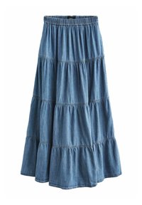 Sininen kerroksellinen denimmidi-hame, jossa on elastinen vyötärö ja kokoontumisompeleet, jotka luovat hulmuavan, kerroksellisen ilmeen.