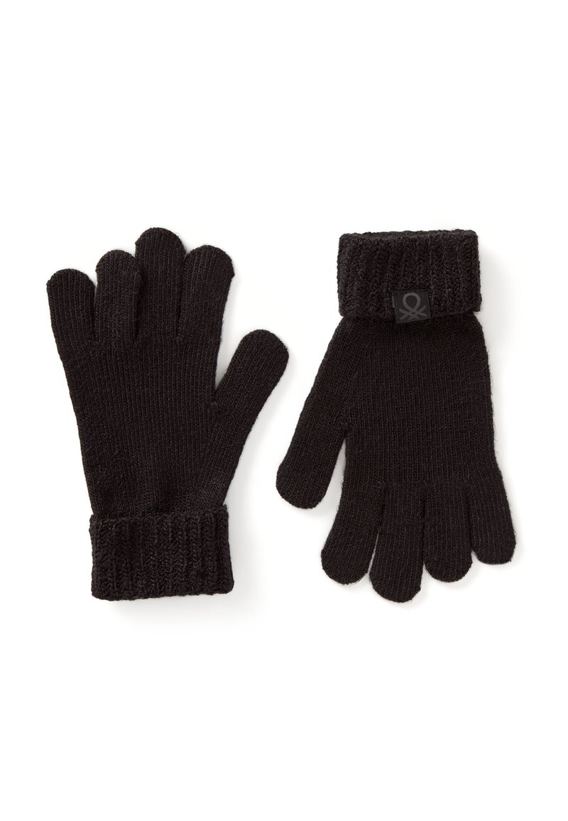 Guantes de lana negros con puños acanalados y cinco dedos. El tejido parece suave con una superficie texturizada. Presenta un pequeño emblema en el puño.