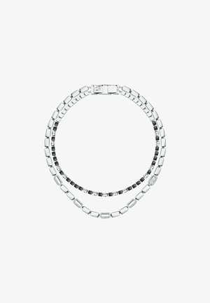 Collana in tonalità argento caratterizzata da due catene collegate con forme rettangolari e quadrate, accentuate da cristalli neri e trasparenti alternati, e chiusura a moschettone.