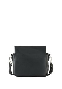 Borsa a tracolla in pelle nera, forma rettangolare, superficie testurizzata, tracolla regolabile, dettagli in metallo argentato, design minimalista.