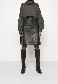 Zign Trui - mottled dark grey
