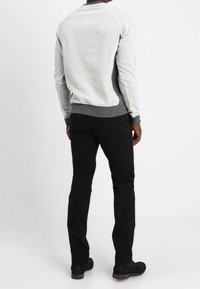 bugatti Chino kalhoty - black