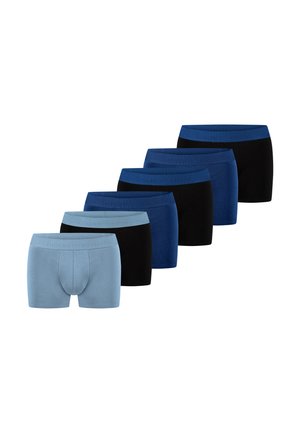 Sechs Paar Herrenboxershorts in abwechselnden Blau- und Schwarztönen, in einer Reihe auf weißem Hintergrund angeordnet.