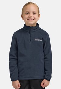 Marineblauer Fleece-Pullover mit hohem Kragen, halbem Reißverschluss und Logo auf der Vorderseite. Verfügt über lange Ärmel und eine weiche Textur.