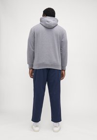 Tommy Hilfiger HOODY - Sudadera - medium grey heather