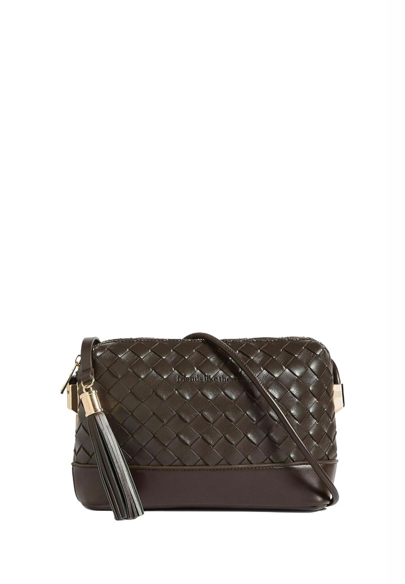Hnedá tkaná kožená crossbody taška s hladkým dnom, odnímateľným popruhom a akcentom v podobe strapca. Obsahuje zlaté kovanie.