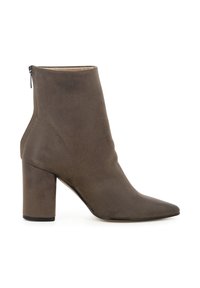 Braune Wildleder-Ankle-Boots mit spitzem Toe, Blockabsatz und seitlichem Reißverschluss. Dieses Design zeichnet sich durch eine glatte Textur und minimalistische Nähte aus.