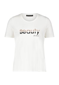 Hvid T-shirt med korte ærmer, der har teksten "Naturens skønhed" i sort og leopardmønster typografi. Fremstillet af blødt og behageligt stof.