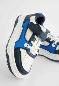 Next REGULAR FIT - Sportcipő - blue white