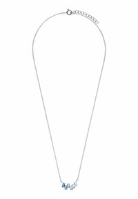 Zilveren ketting met vijf rechthoekige blauwe kristallen in gradient tinten, met een kreeftenhaak en een verstelbare lengte.