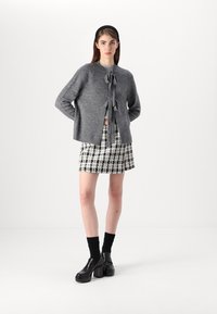 JDY JDYDREA O NECK TIE - Kardigán - dark grey melange