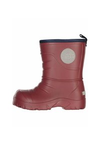 Röd gummistövlad med en strukturerad yta, rund tå och en marinblå kant. Har en cirkulär logotyp och en dragflik för enkel påtagning.