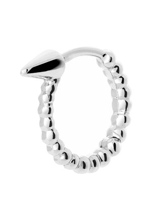 Anillo de plata con un diseño de cuentas y un acento en forma de espiga. Textura suave y pulida. Forma circular con un acabado brillante.