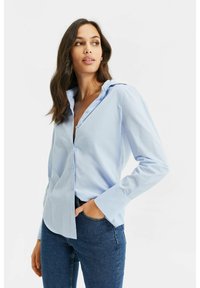 WE Fashion Bluza z gumbi - light blue