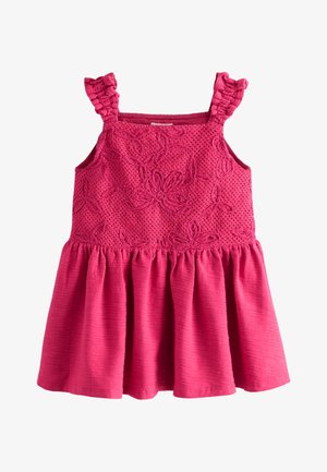 Ärmelloses, leuchtend pinkes Kleinkindkleid mit gerafften Trägern und floral besticktem, strukturiertem Oberteil.