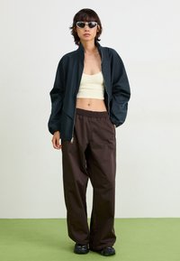 Thumbnail Image 3