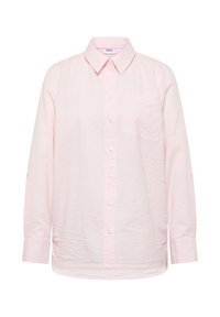Jasnoróżowa, długorękawowa koszula na guziki z delikatnymi pionowymi paskami, szpiczastym kołnierzykiem i kieszenią na piersi po lewej stronie.