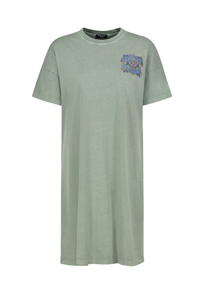 Hellgrünes T-Shirt-Kleid aus weichem Stoff, mit kurzen Ärmeln und rundem Halsausschnitt. Das Design enthält ein buntes Grafikmuster auf der Brust.