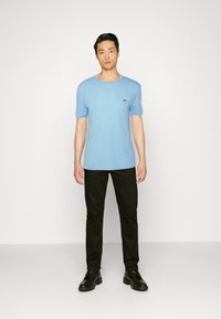 Lacoste Paprasti marškinėliai - light blue