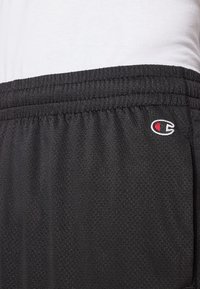 Champion TRAIN SHORTS LARGE LOGO - Sportovní kraťasy - black