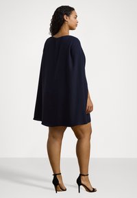 Lauren Ralph Lauren Woman CAPE GEORGETTE COCKTAIL DRESS - Kokteilinė suknelė / vakarėlių suknelė - lighthouse navy