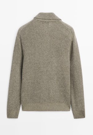 Gestrickter Pullover in hellolivgrün, mit einem strukturierten Stoff, Schalkragen, gerippten Bündchen und Saum. Einfaches, lässiges Design.