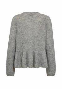 Grijze gebreide trui met lange mouwen, een peplumzoom en een ronde halslijn; voorzien van een klein knoopje aan de achterkant. Zachte textuur.