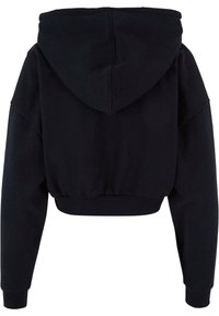 Felpa nera corta con un ampio cappuccio, orlo e polsini a costine. Realizzata in un tessuto morbido e dalla texture liscia. Design semplice, senza motivi o dettagli.