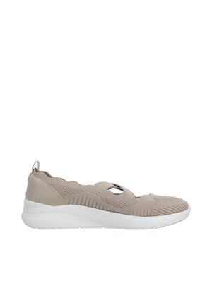 Sneaker slip-on homme beige clair avec dessus tricoté, détail découpé, col rembourré et semelle épaisse blanche texturée.