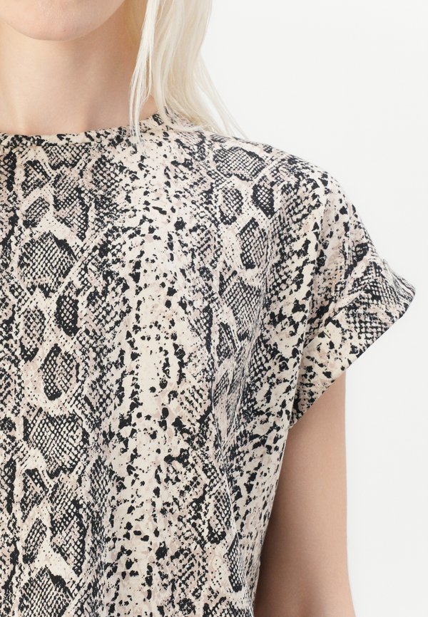 VIANNIE - Print T-shirt - doeskin3