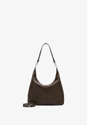 Sac à bandoulière en cuir marron au design lisse et incurvé. Il est équipé d'une bandoulière amovible et de ferrures argentées, affichant une esthétique épurée et minimaliste.