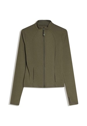 Długa oliwkowozielona kurtka zapinana na zamek z wysokim kołnierzem i otworami na kciuki na mankietach, wyłożona na płasko na białym tle.