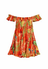 Gaun off-the-shoulder berwarna merah cerah dengan pola daun dan bunga tropis. Terbuat dari kain ringan dengan rok mengembang dan lengan berkerut.