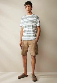 Next TEXTURED STRIPE- REGULAR FIT - T-shirt med print - white navajo