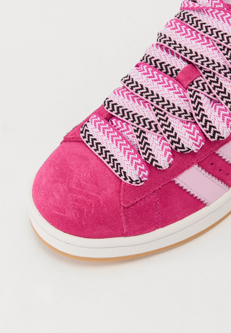 adidas gazelle silver green womens Pegashoes - Basket Adidas Originals Campus 00s Rose/Noir main image 1