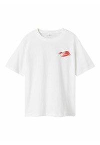 Witte katoenen t-shirt met een rode kreeftafbeelding op de linkerkant van de borst. Klassieke ronde hals en korte mouwen met een losse pasvorm.