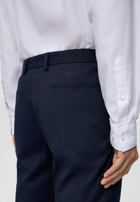 s.Oliver BLACK LABEL Kalhoty - mottled dark blue