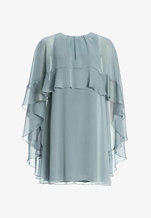 Robe en chiffon bleu clair avec volants superposés, col montant et manches transparentes. Texture douce avec une coupe fluide.