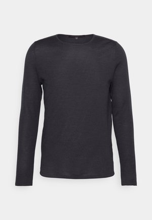 T-shirt noir à manches longues avec col rond, fabriqué à partir d'un tissu doux et léger. Caractéristiques d'une coupe droite sans motifs ni accents visibles.