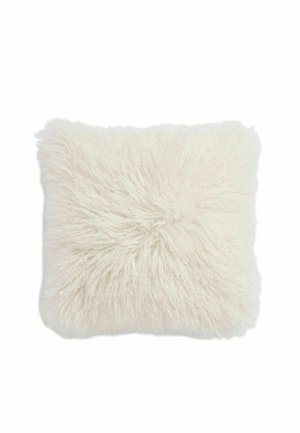 Firkantet hvid, fluffy pude med lange, bløde fibre, der skaber en tekstureret og blød overflade.